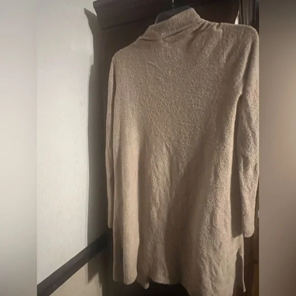 Barefoot Dreams CozyChic Lite Cardigan in Tan - Picture 4 of 4